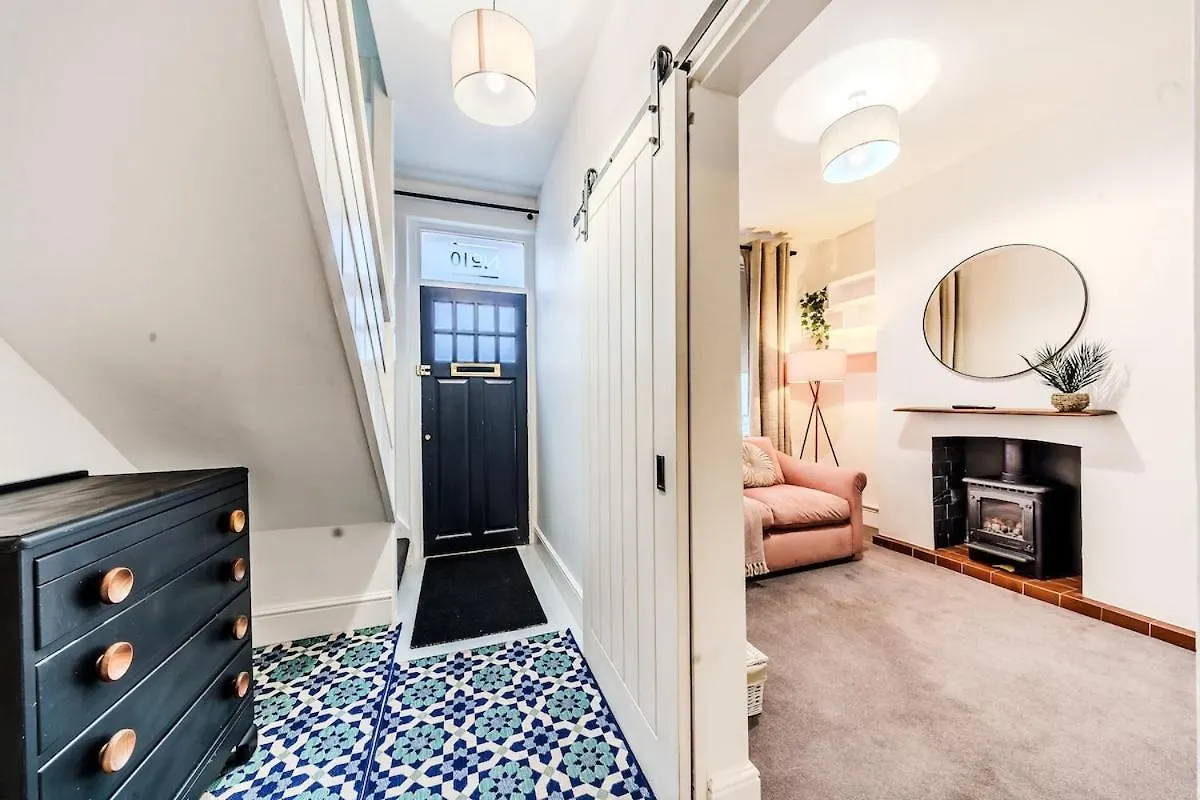 Long Stay Large 3 Bedroom House With Parking And Garden Nr City Centre Great For Groups And Families Cardiff Semesterbostad